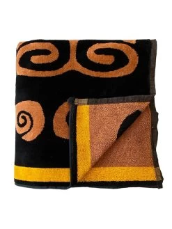 Strandlaken "Relax - Tribalta" Zwart/oranje - (L)180 X (B)140 Cm -Home Uitgebreid Winkel le comptoir de la plage strandlaken relax tribalta zwart oranje l 180 x b 140 cm 2